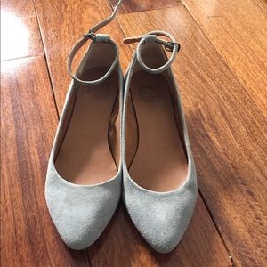 US size 7 Dolce Vita shoes
